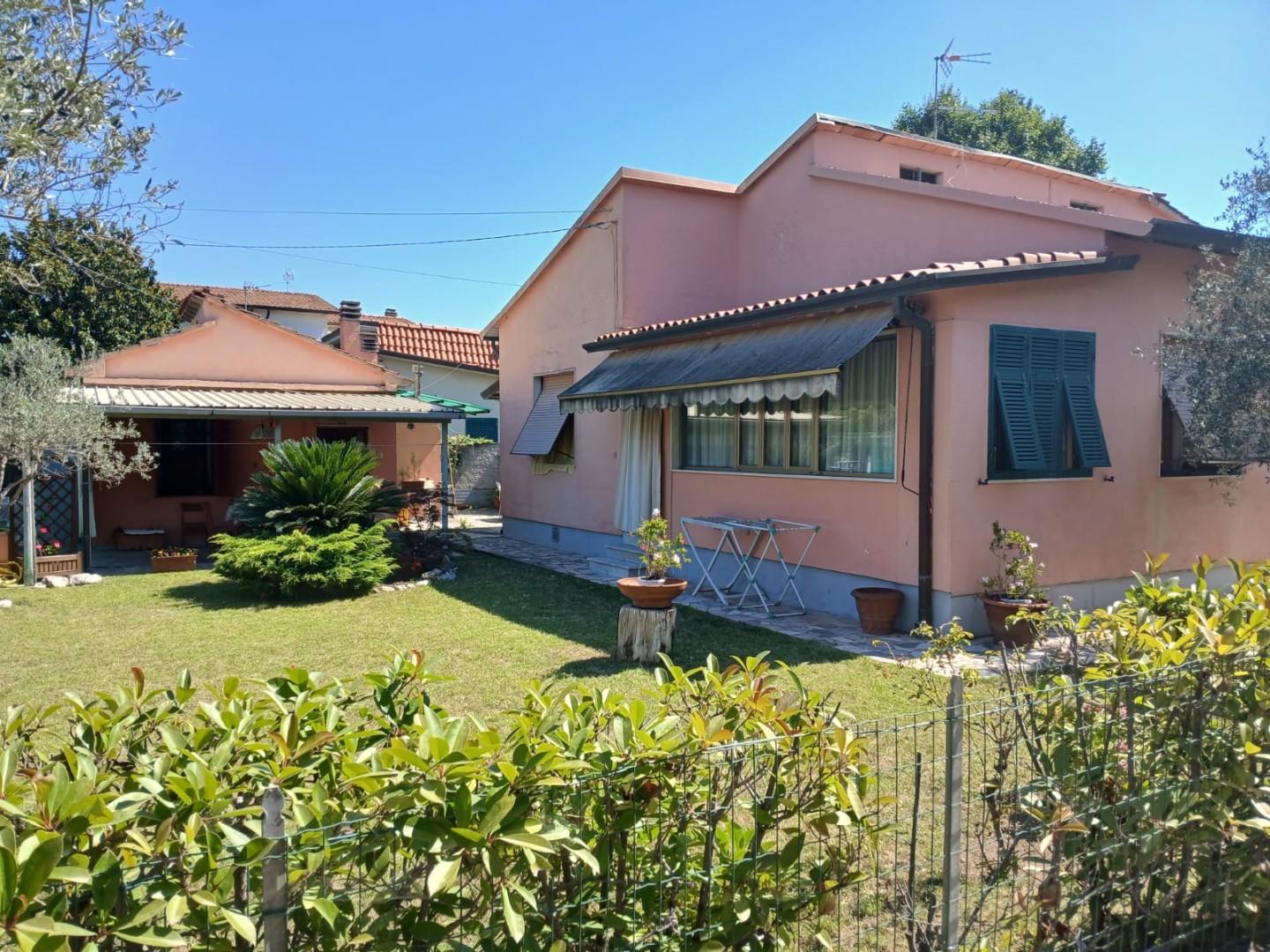 Casa semindipendente in vendita a Carrara