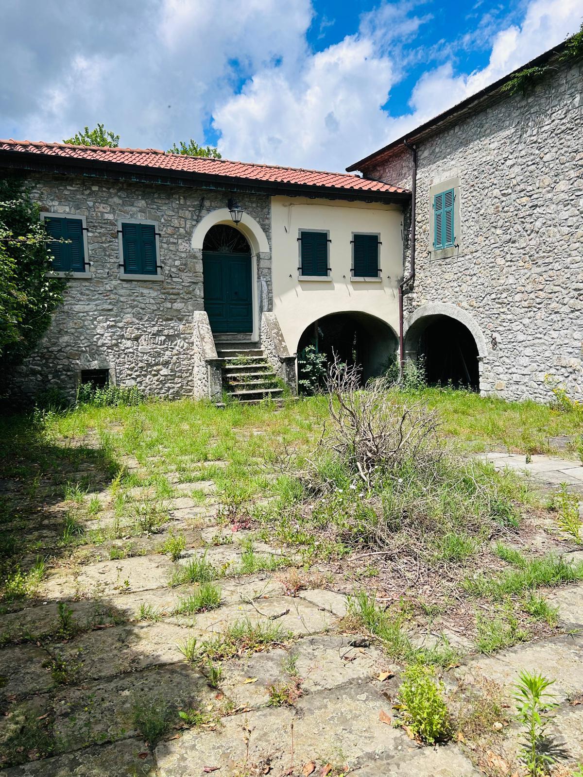 Casa semindipendente in vendita a Comano