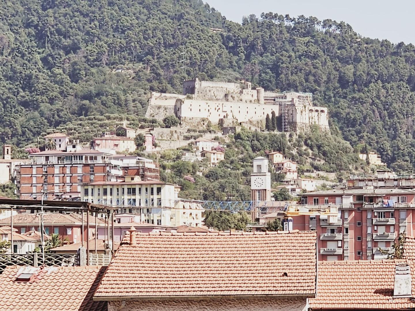 Casa semindipendente in vendita a Massa