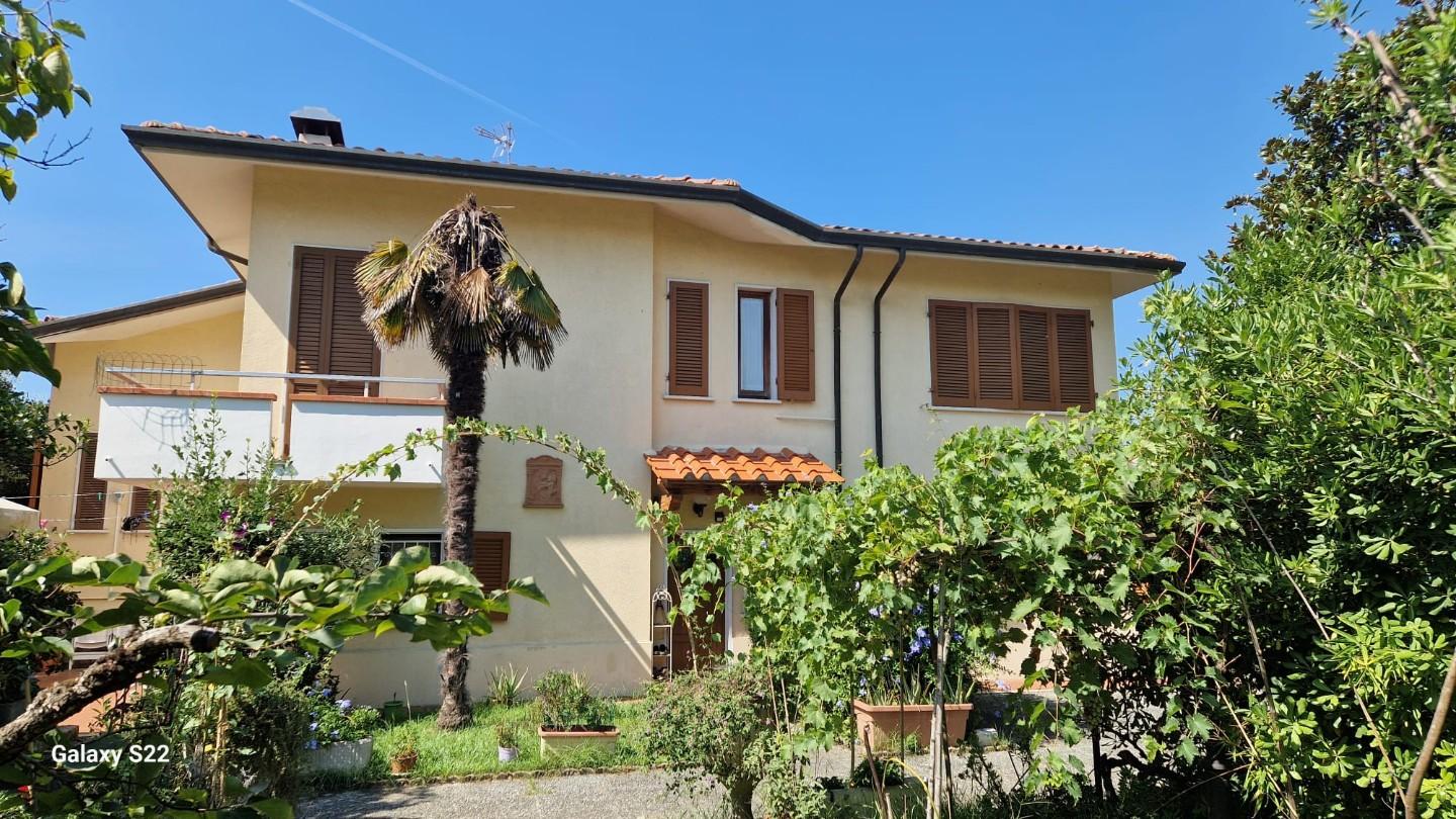 Villa in vendita a Viareggio