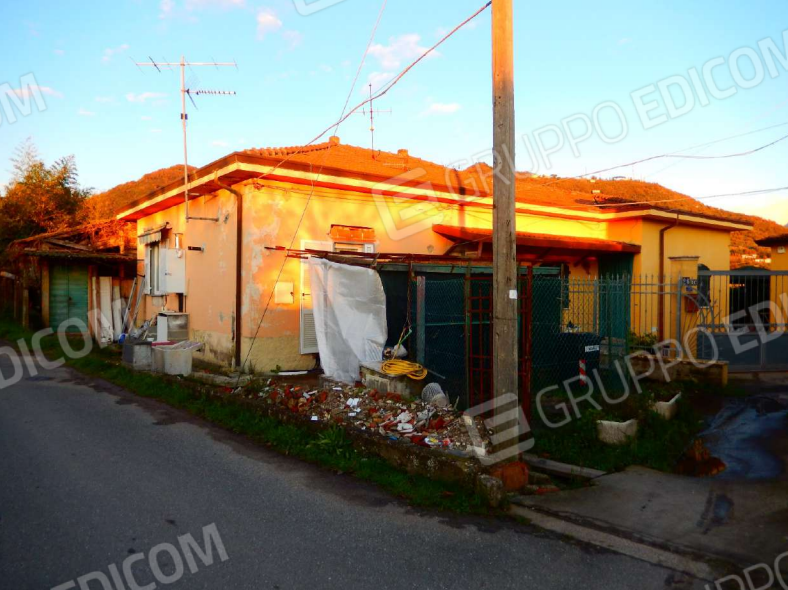 Porzione di casa in vendita a Carrara