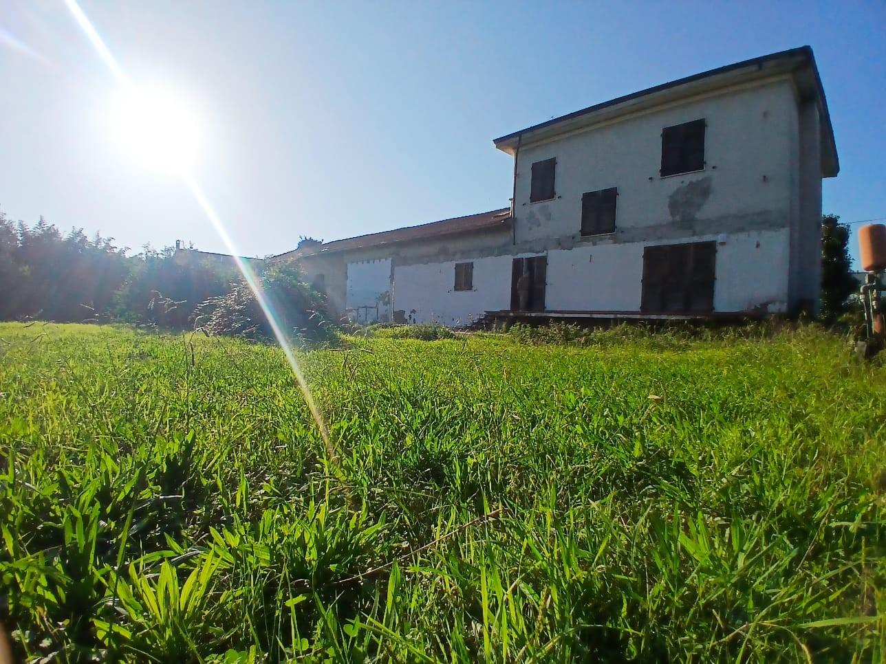 Villa in vendita a Carrara