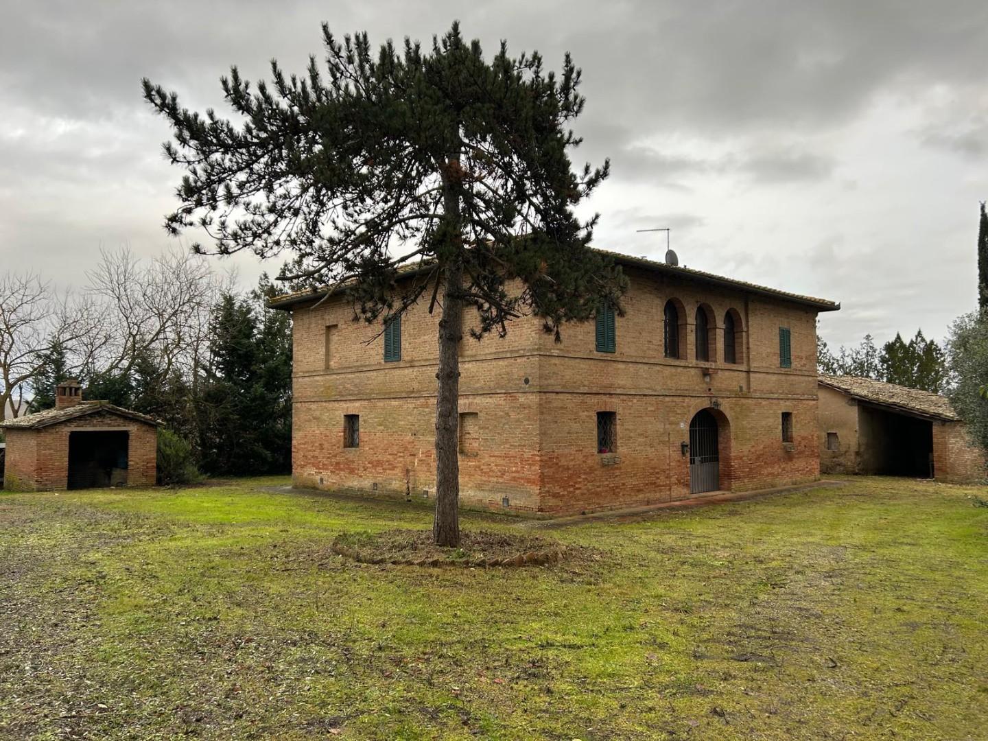 Colonica in vendita a Siena