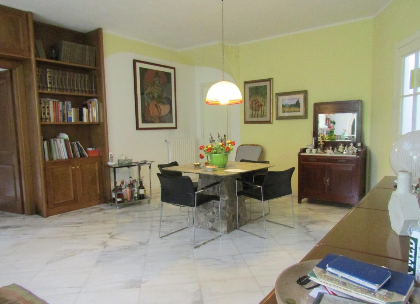 Villa - Avenza, Carrara (10/58)