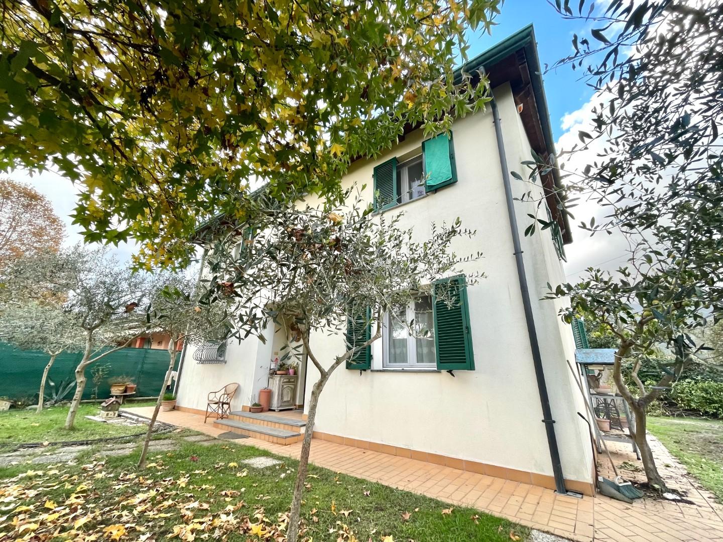 Villa in vendita a Montignoso