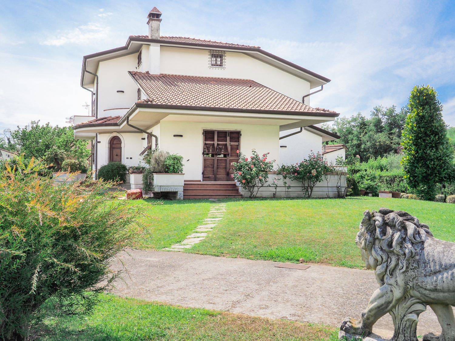 Villa in vendita a Carrara