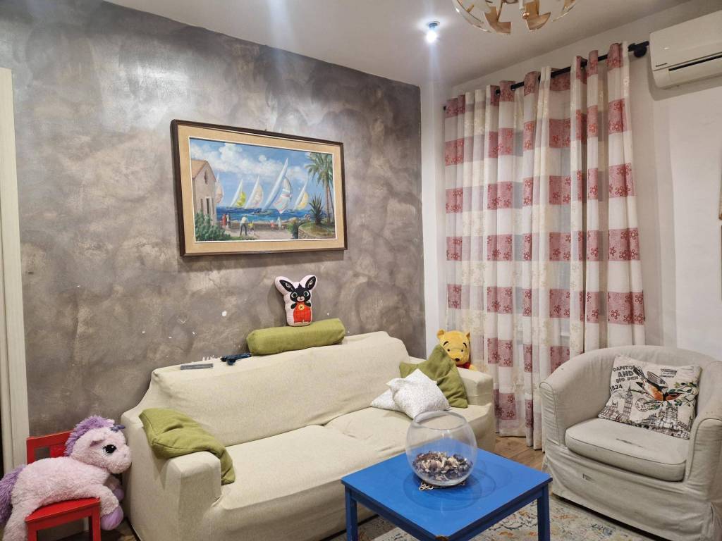 Trilocale in vendita a Genova, Via Giuditta Tavani