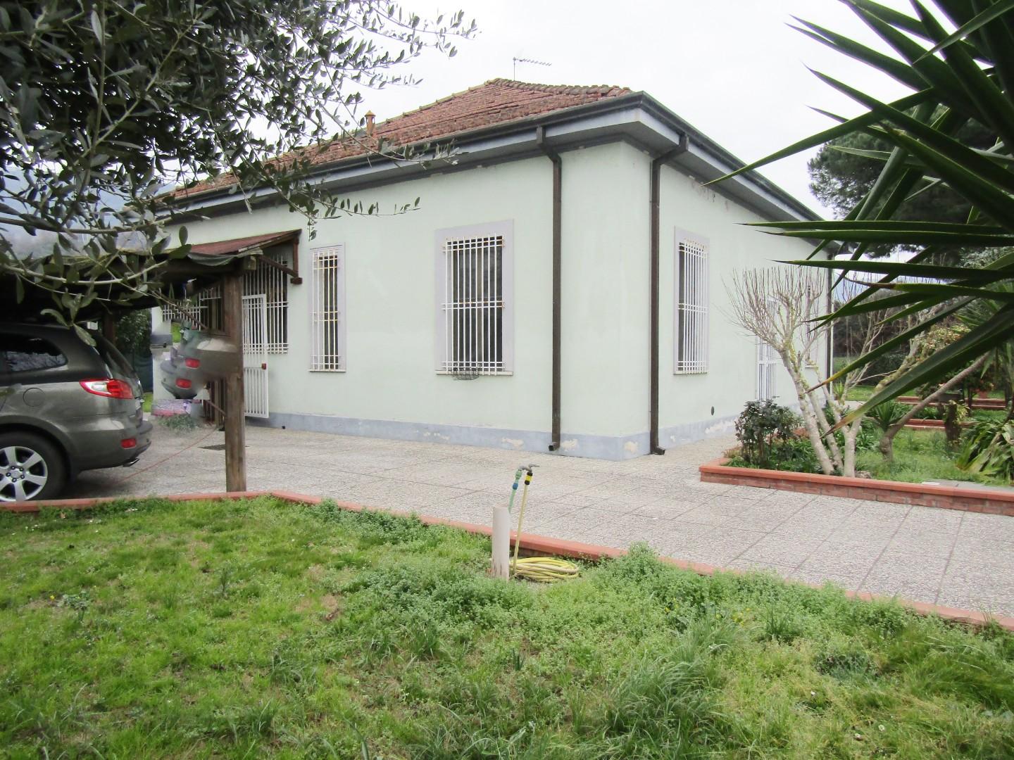 Casa singola in vendita a Carrara