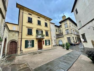 Appartamento in vendita a Centro Storico, Lucca (LU)