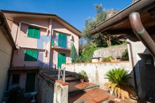 Casa semi-indipendente in vendita a Solaio, Pietrasanta (LU)