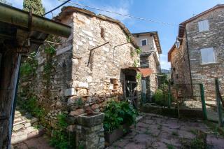 Casa semi-indipendente in vendita a Solaio, Pietrasanta (LU)