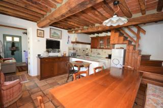 Casa semi-indipendente in vendita a Capanne, Montignoso (MS)