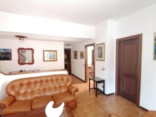 Casa semi-indipendente in vendita a Centro, Carrara (MS)