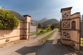 Colonica in vendita a Valdicastello Carducci, Pietrasanta (LU)