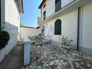 Porzione di casa in vendita a Tonfano, Pietrasanta (LU)