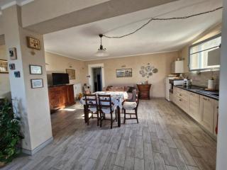 Casa indipendente in vendita a Campiglia Marittima (LI)