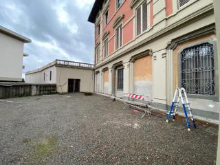 Fondo commerciale in vendita a Lucca (LU)