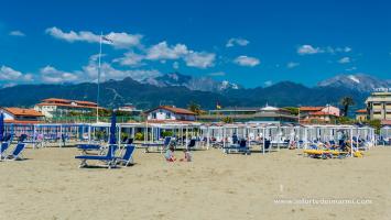 Casa indipendente in vendita a Forte Dei Marmi (LU)