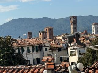 Appartamento in vendita a Centro Storico, Lucca (LU)