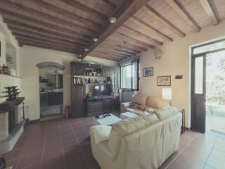 Casa indipendente in vendita a Capriglia, Pietrasanta (LU)