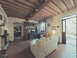 Casa indipendente in vendita a Capriglia, Pietrasanta (LU)