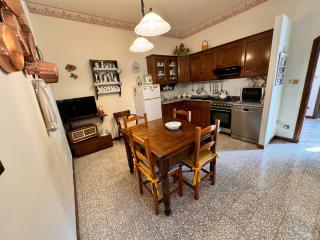 Casa indipendente in vendita a Pietrasanta (LU)