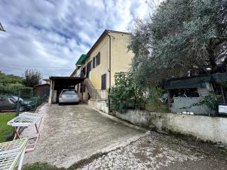 Casa semi-indipendente in vendita a Badia Pozzeveri, Altopascio (LU)