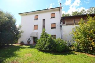 Porzione di casa in vendita a Nozzano, Lucca (LU)