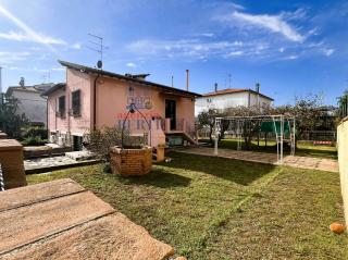 Casa indipendente in vendita a Rosignano Solvay, Rosignano Marittimo (LI)