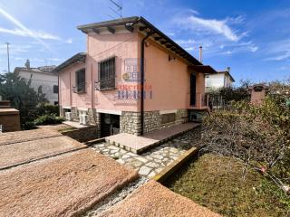 Casa indipendente in vendita a Rosignano Solvay, Rosignano Marittimo (LI)