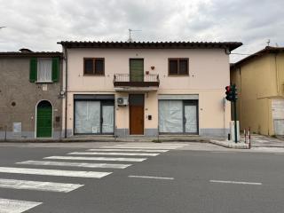 Negozio in vendita a Pontestrada, Pietrasanta (LU)