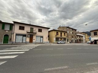 Negozio in vendita a Pontestrada, Pietrasanta (LU)