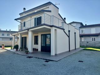 Casa indipendente in vendita a Santa Lucia, Pontedera (PI)