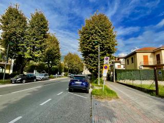 Garage/Box/Posto auto in affitto a Zona Viali, Massa (MS)