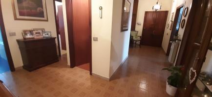 Appartamento in vendita a Firenze (FI)