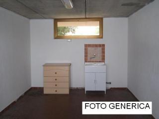 Garage/Box/Posto auto in vendita a Zambra, Cascina (PI)