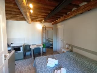 Camere in affitto a Sant'anna, Lucca (LU)