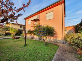 Casa indipendente in vendita a Terminetto, Viareggio (LU)