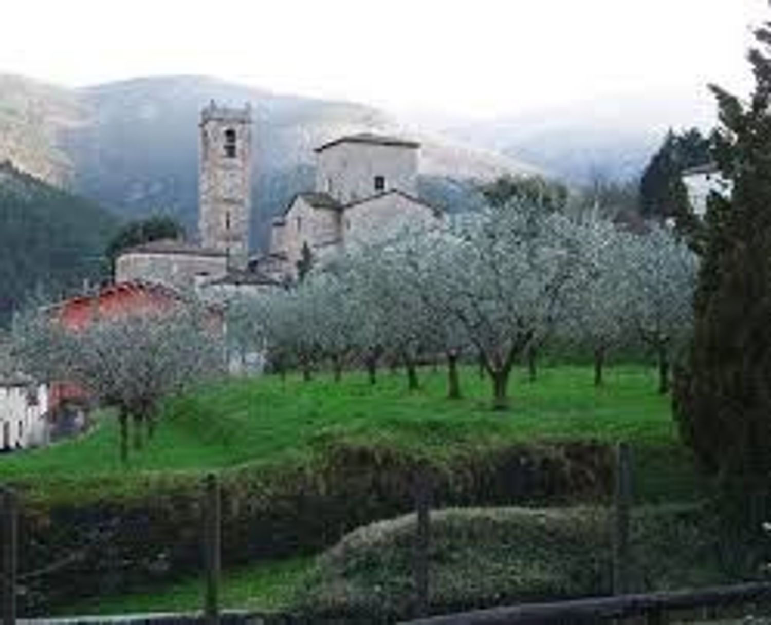 Rustico in vendita a Badia Pozzeveri, Altopascio (LU)