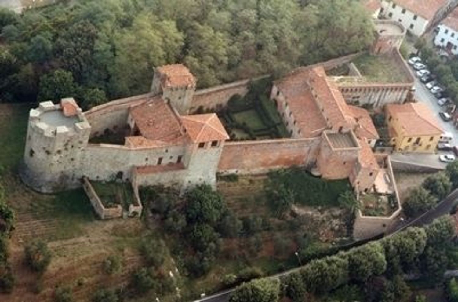 Rustico in vendita a Badia Pozzeveri, Altopascio (LU)