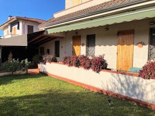 Casa semi-indipendente in vendita a Cinquale, Montignoso (MS)