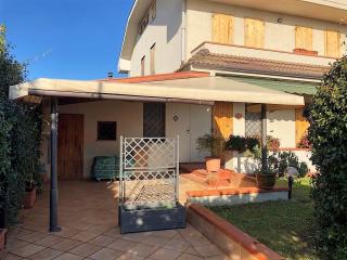 Casa semi-indipendente in vendita a Cinquale, Montignoso (MS)