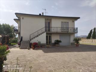 Casa indipendente in vendita a Venturina, Campiglia Marittima (LI)